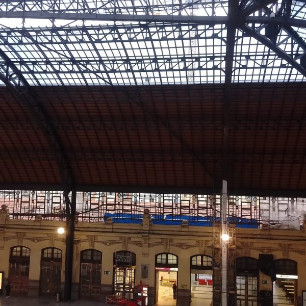 Vista interior de la cimbra de la estación de Valencia tras la intervención