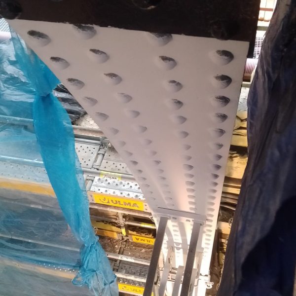 Detalle de viga con el recubrimiento aplicado en la cimbra de la estación de Valencia